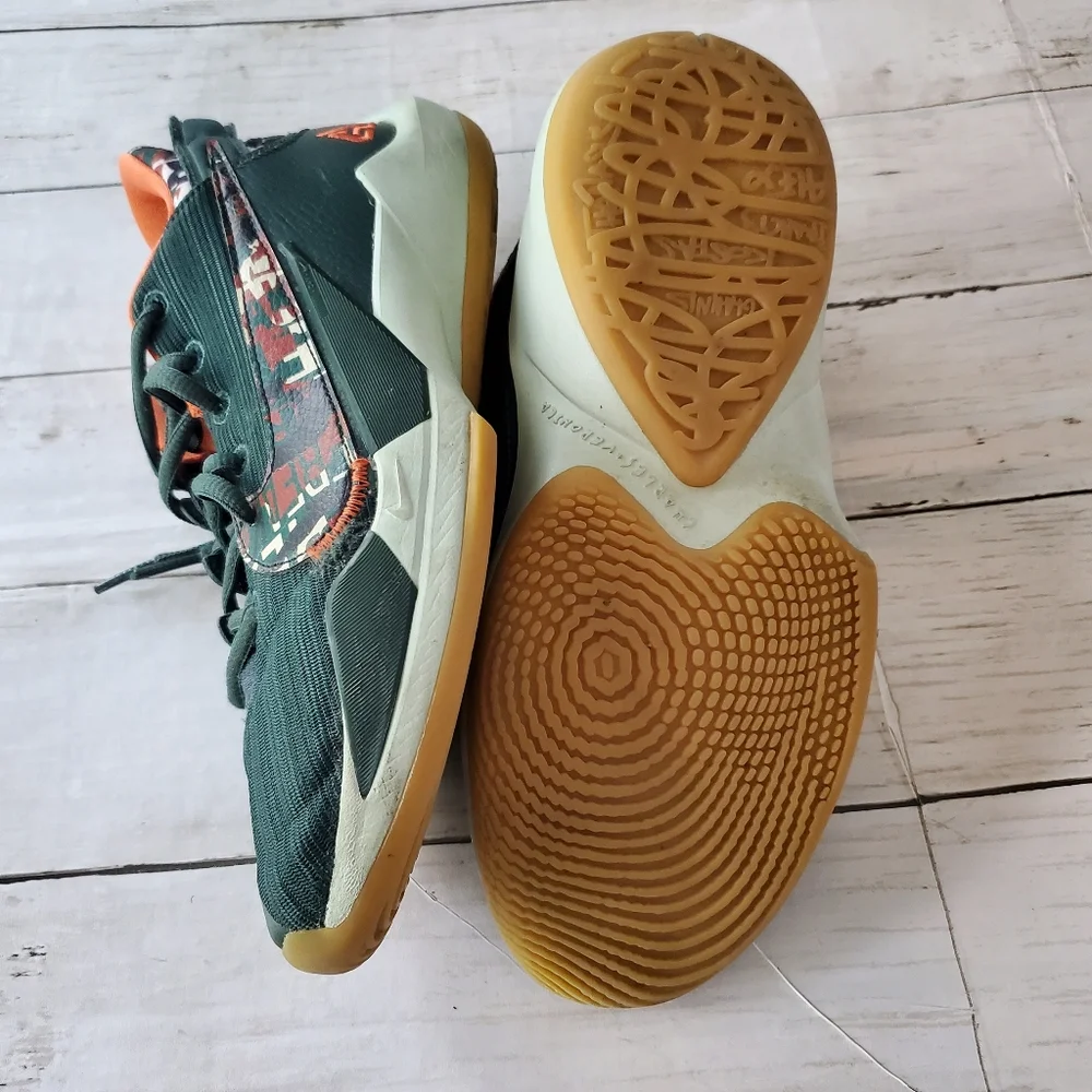 Nike zoom‎ freak 2 vintage green pistachio frost and orange sneakers